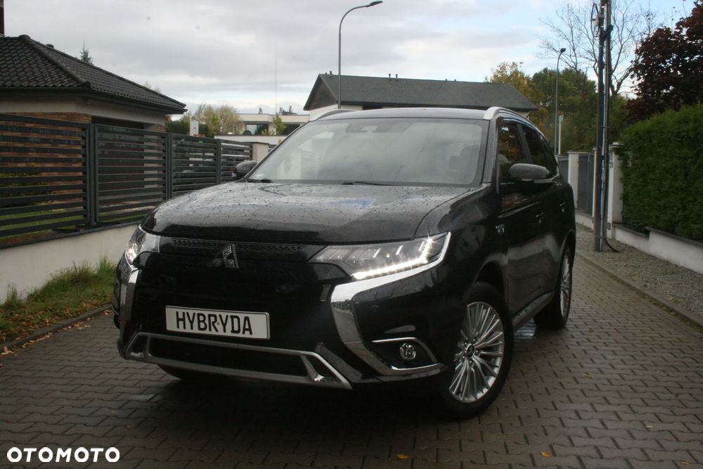 Mitsubishi Outlander - 2