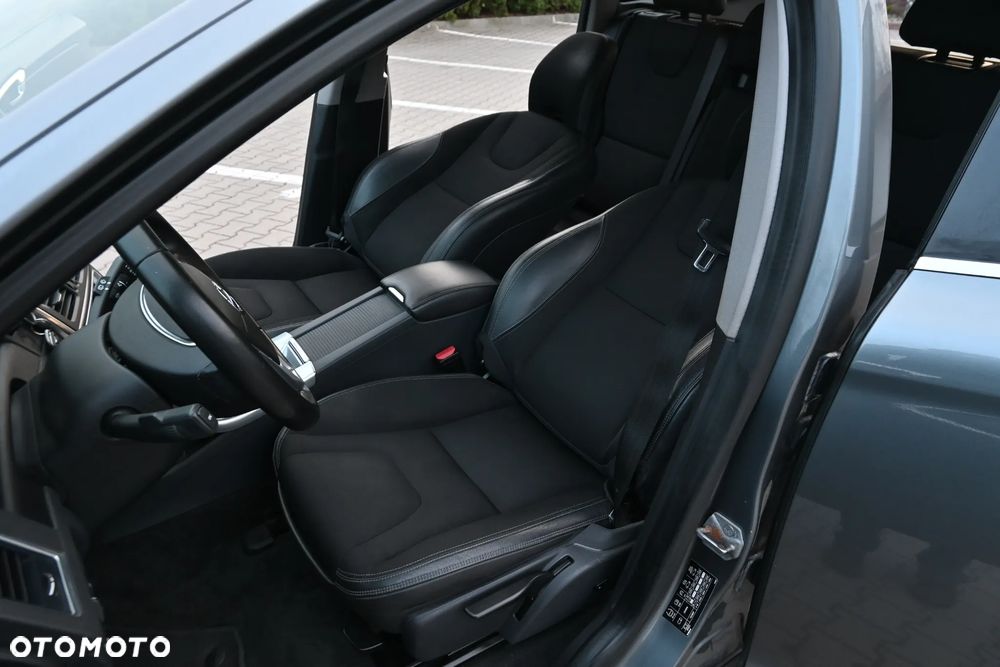 Volvo XC 60 D3 Geartronic Momentum - 37