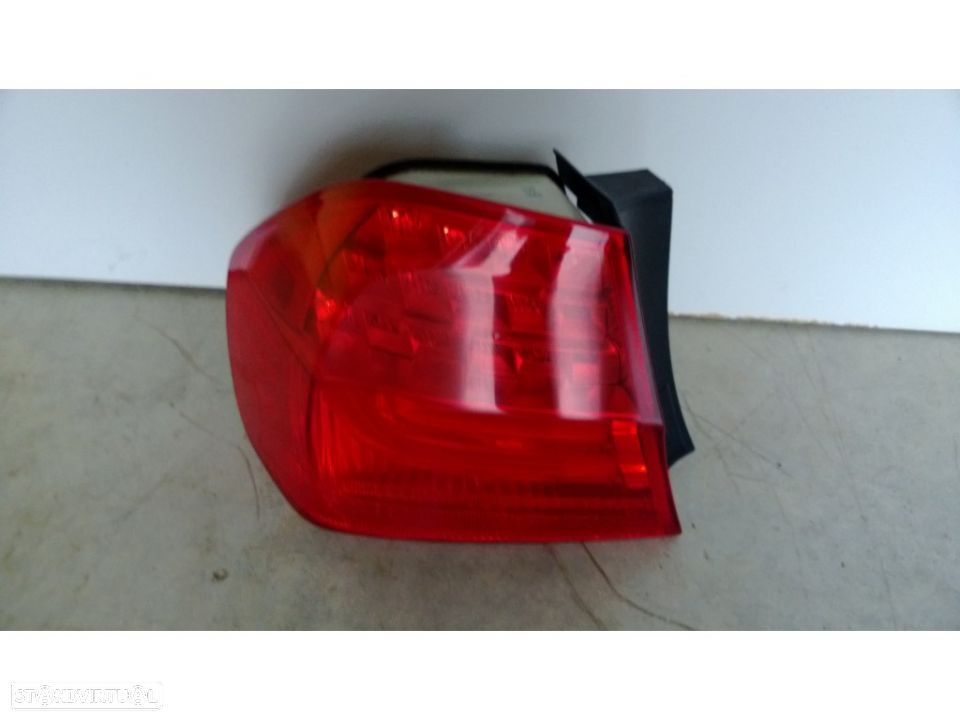 Farolim BMW 320 2010 (LED) - 1