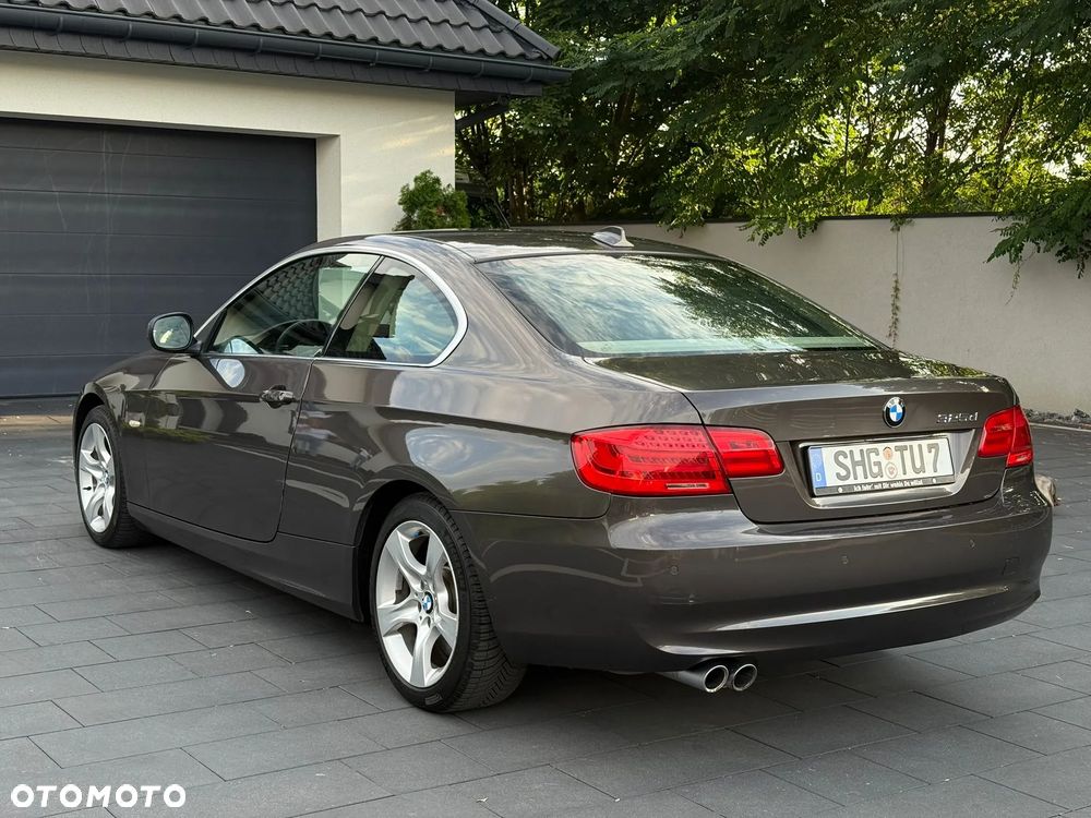 BMW Seria 3 325d Coupe Edition Exclusive - 8