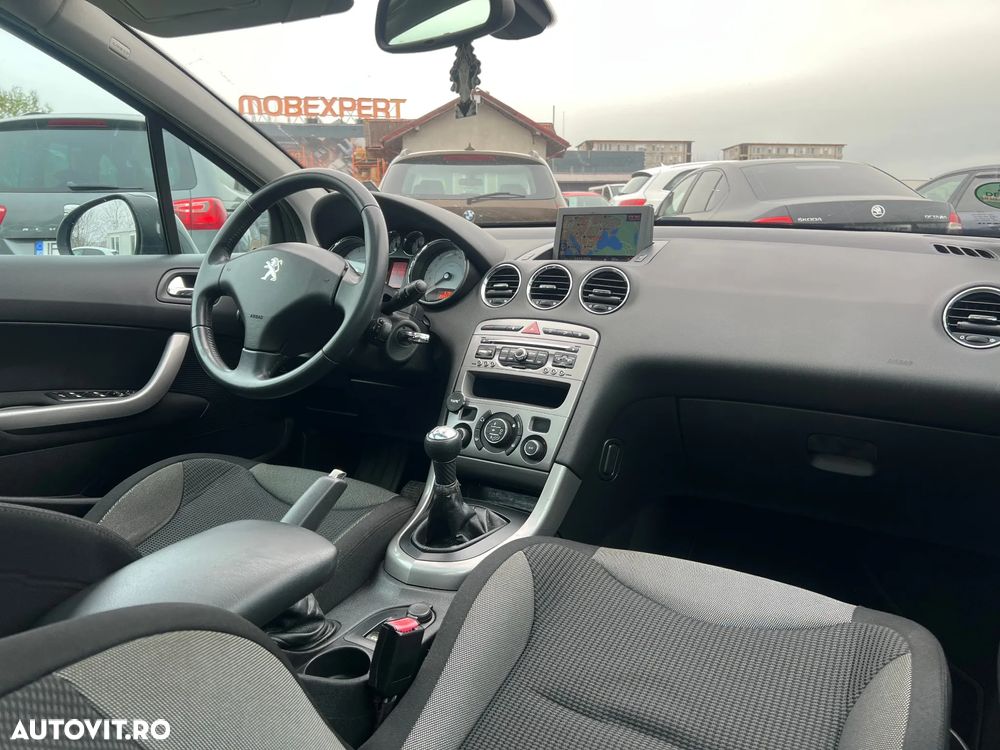 Peugeot 308 1.6E Premium Pack - 16