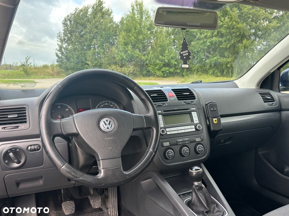 Volkswagen Golf - 6