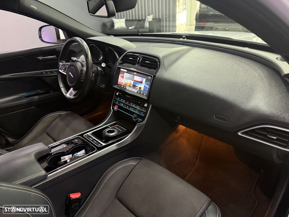 Jaguar XE 20d Aut. R-Sport - 29