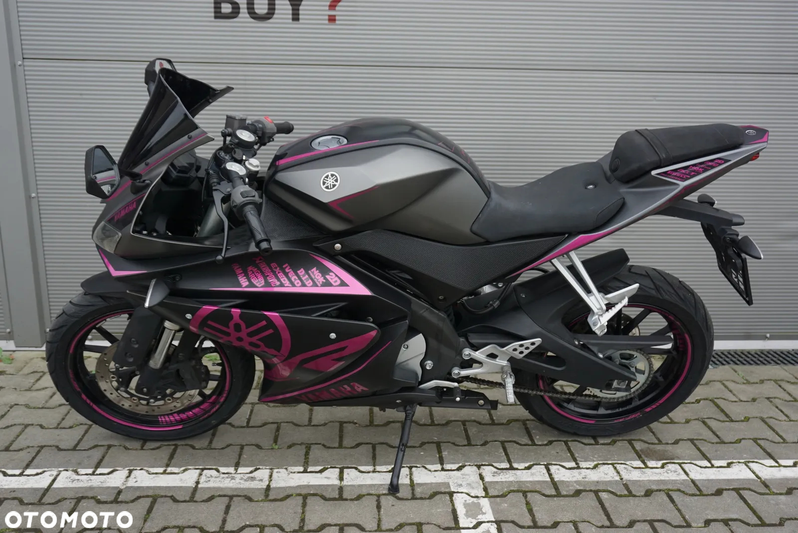 Yamaha YZF - 11