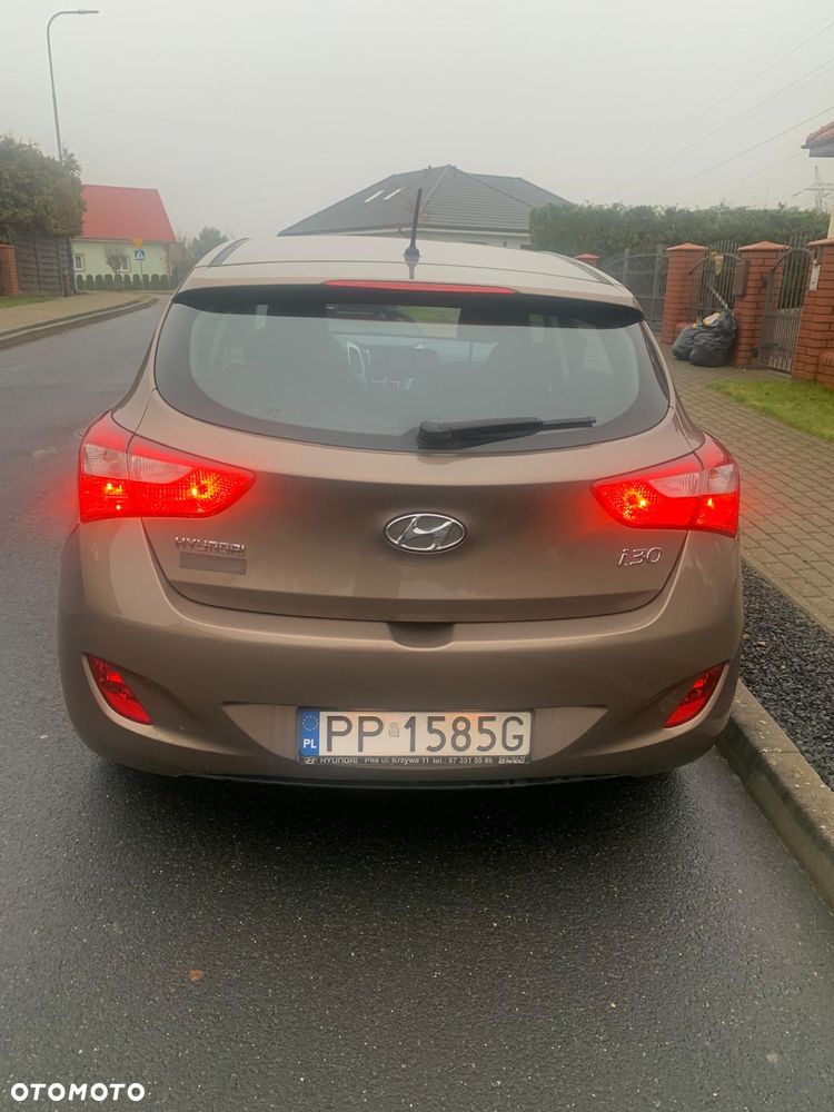 Hyundai i30 1.6 Classic + - 11
