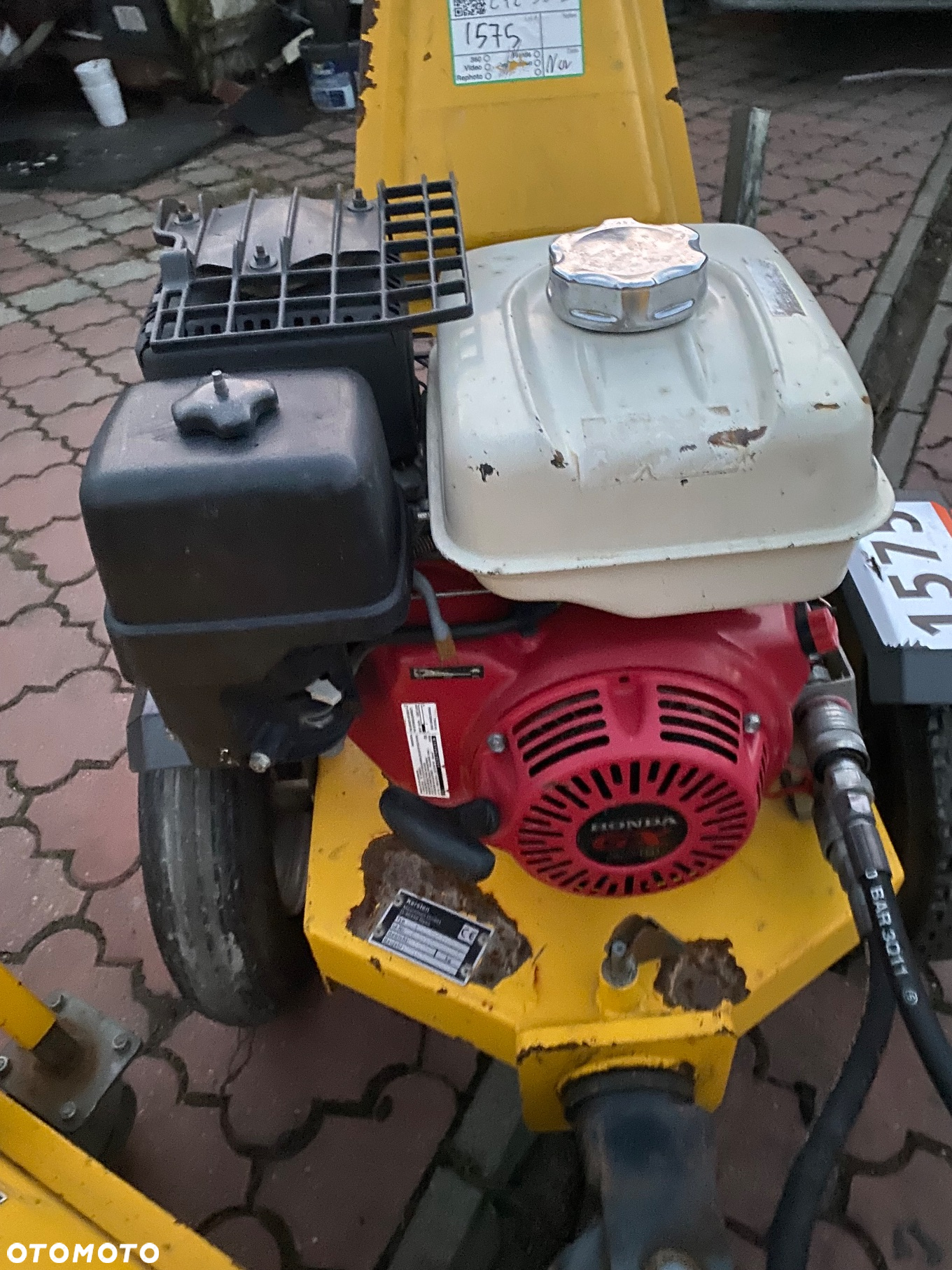 Zamiatarka spalinowa Honda z napędem hydraulicznym - 3