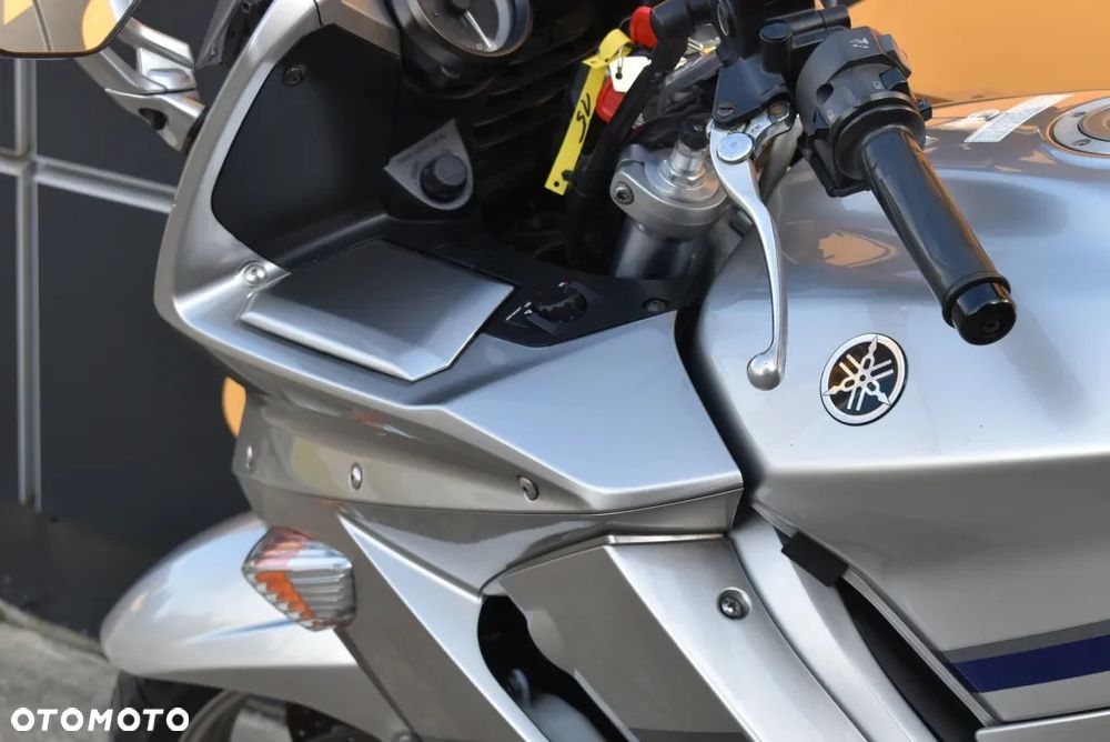 Yamaha FJR - 21