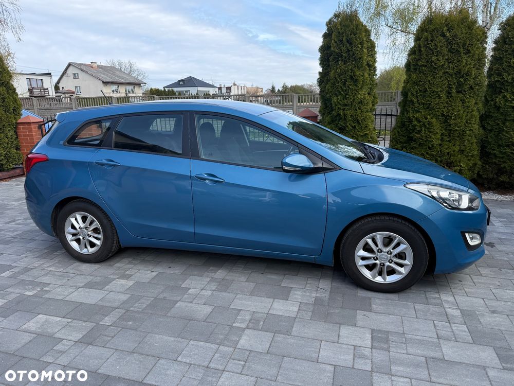 Hyundai i30 blue Kombi 1.6 CRDi YES Gold - 6