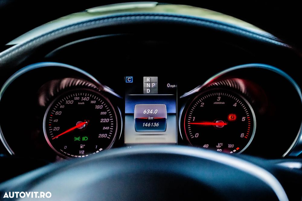 Mercedes-Benz C 220 d 4Matic 9G-TRONIC AMG Line - 30