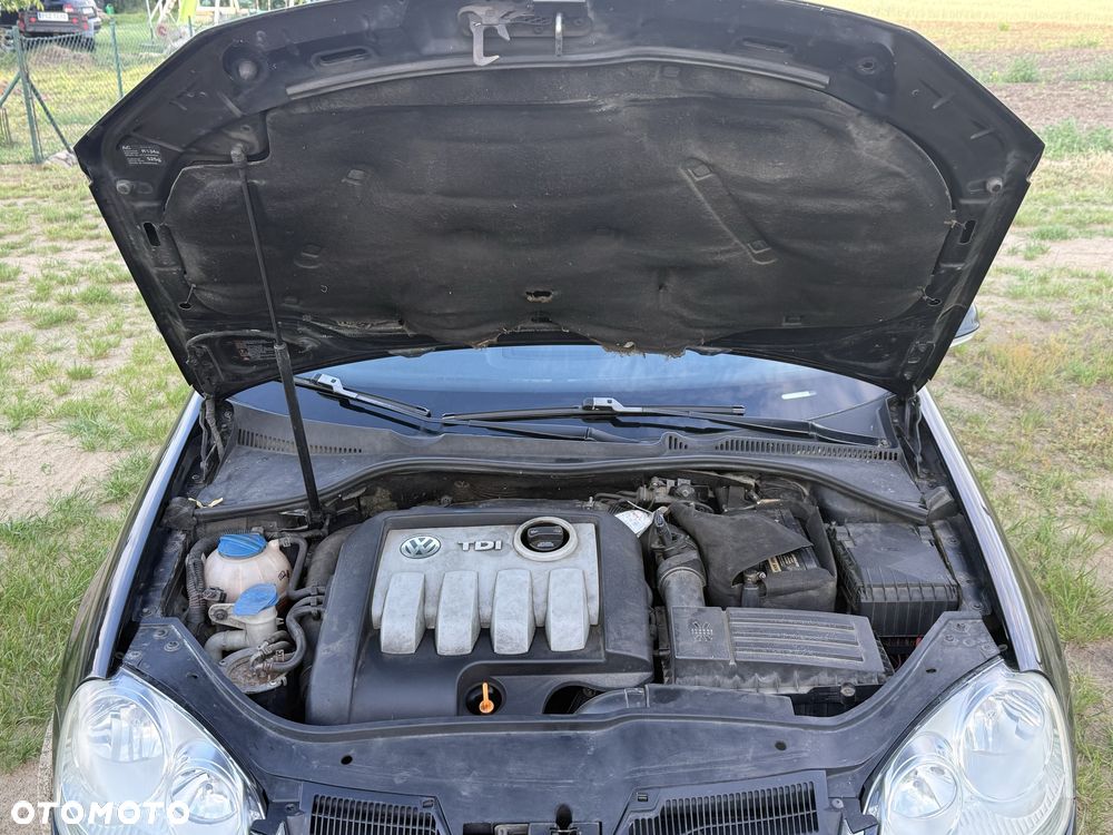 Volkswagen Golf - 6