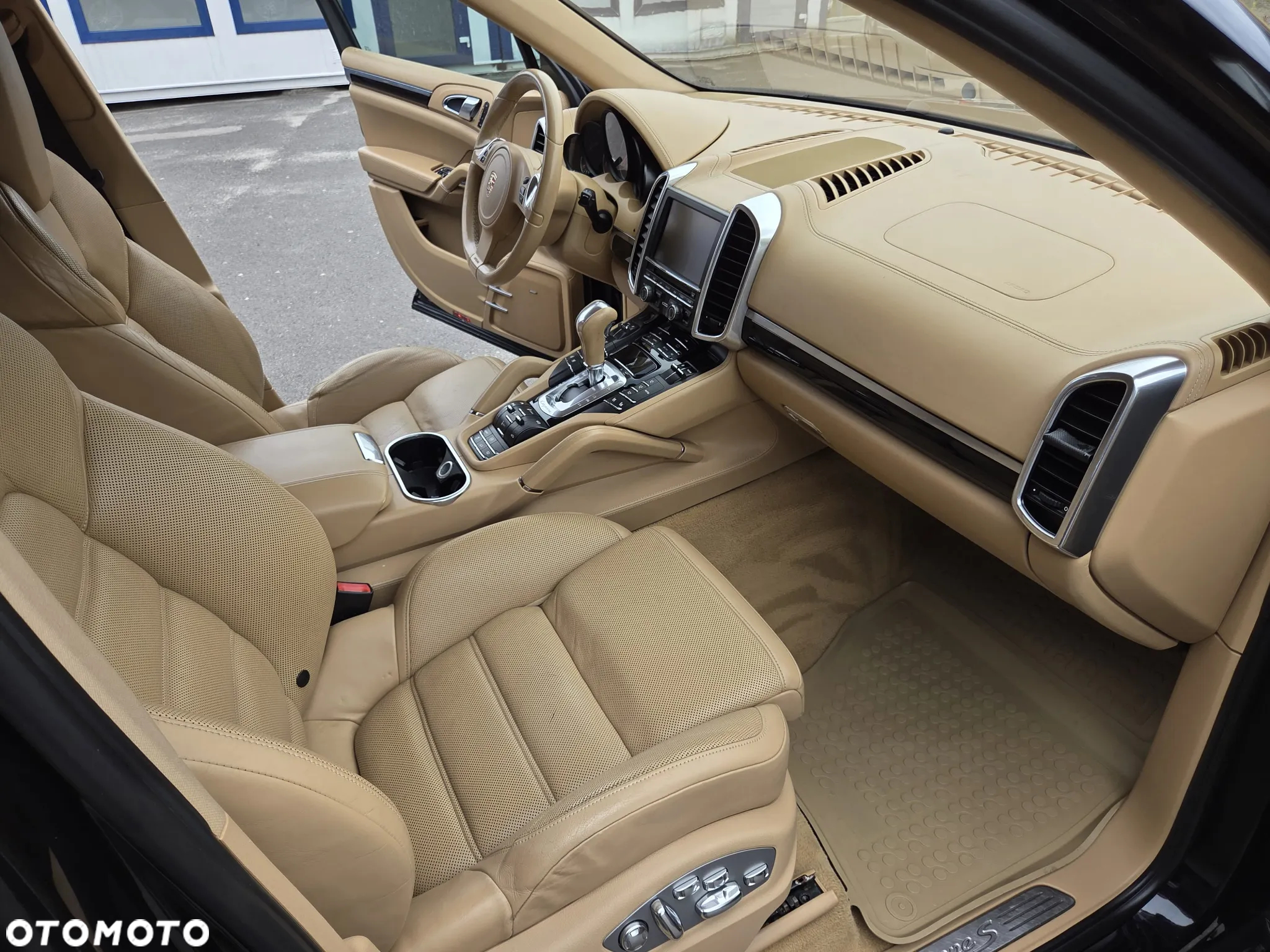 Porsche Cayenne S - 29