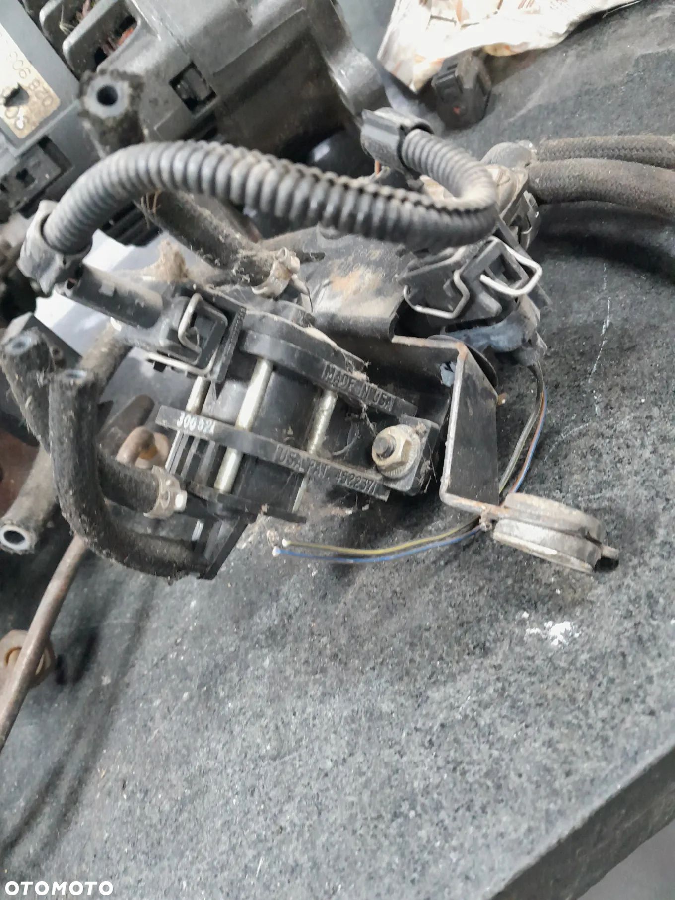 Czujnik podciśnienia turbosprężarki VW T4 1.9 TD komplet - 1