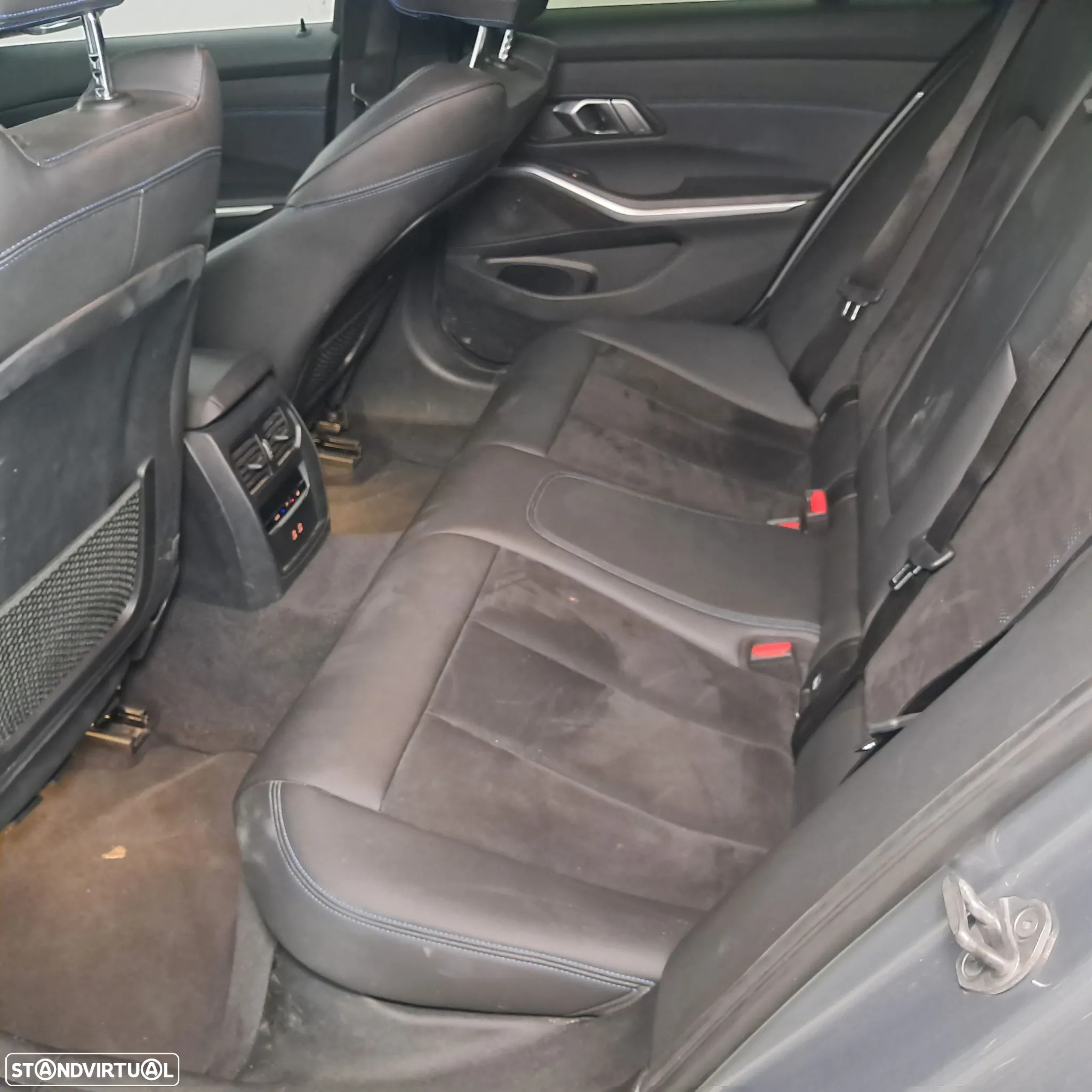BMW 320 d Touring Pack Desportivo M Auto - 4