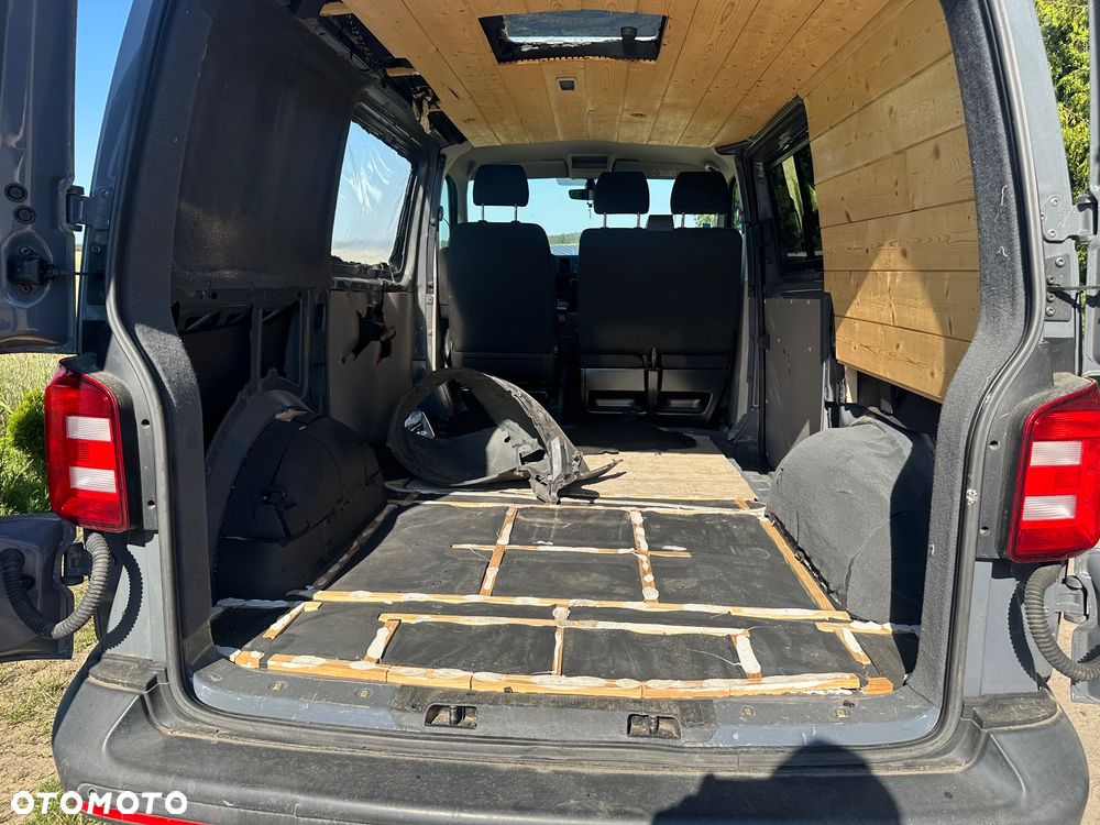 Volkswagen Transporter - 22
