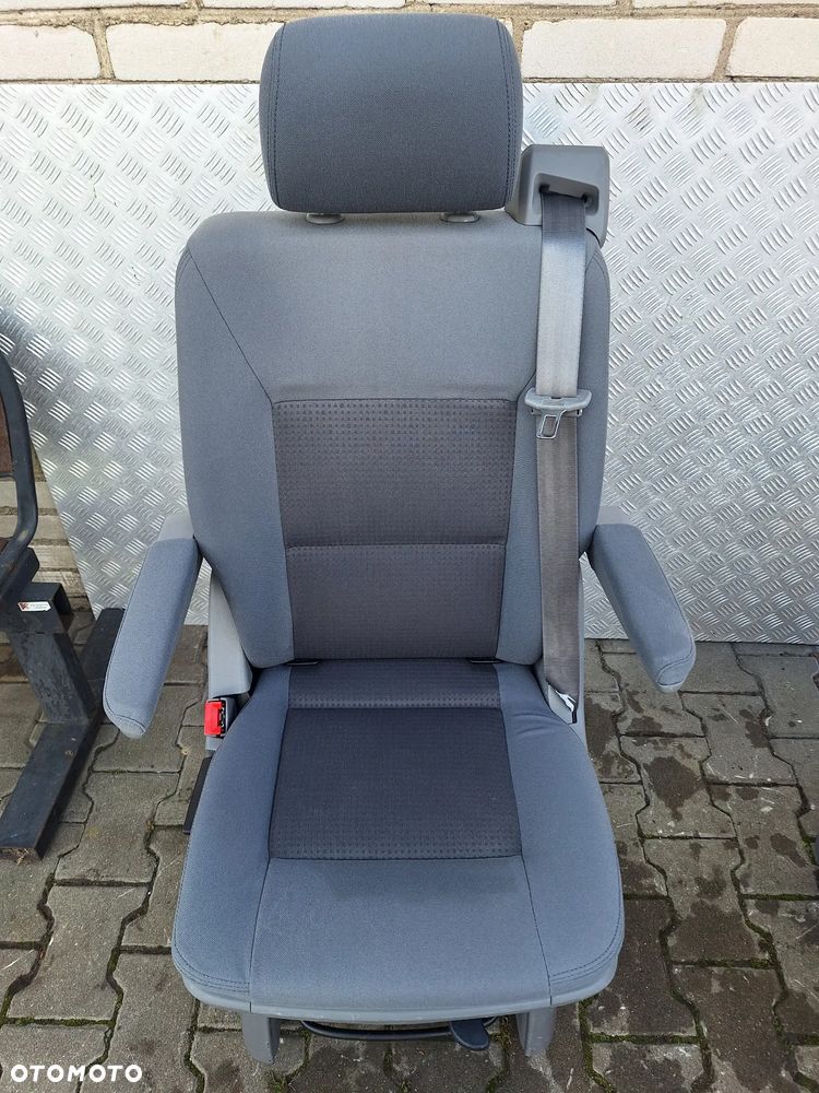 FOTEL OBROTOWY VW T5 MULTIVAN - 6
