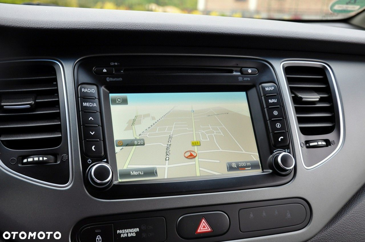Kia Carens - 31