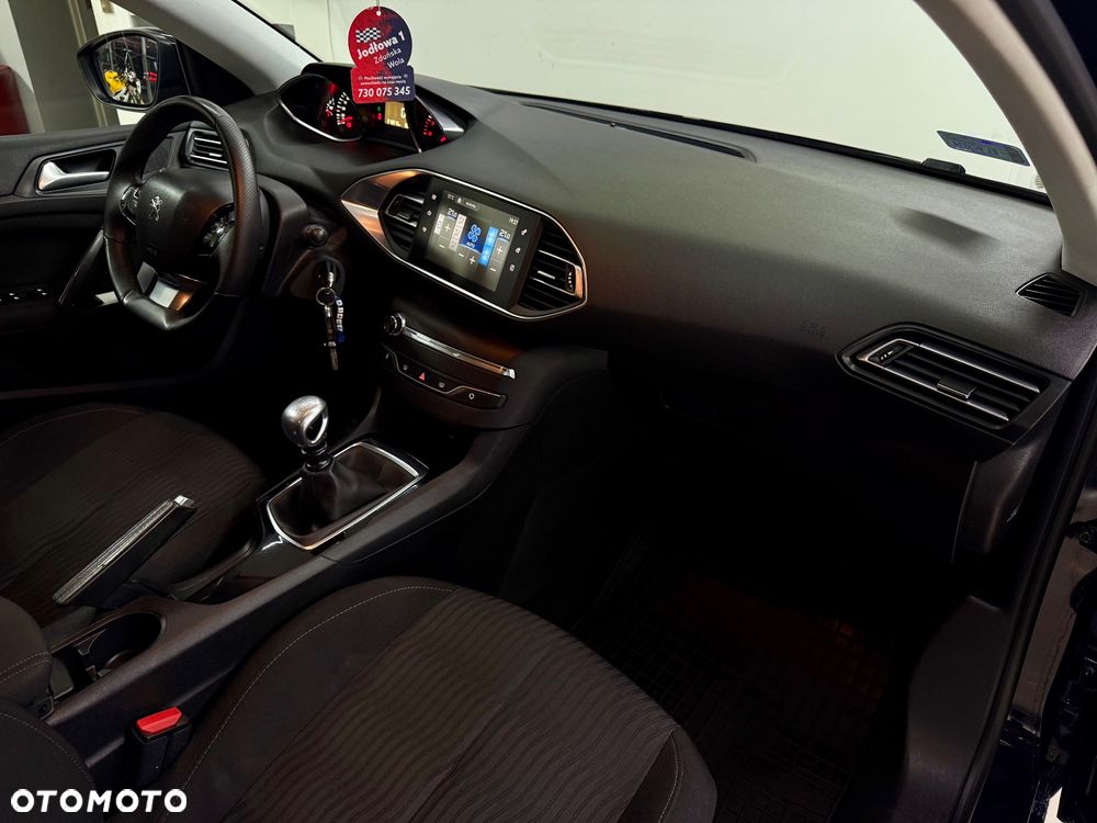 Peugeot 308 1.6 BlueHDi Allure S&S - 13