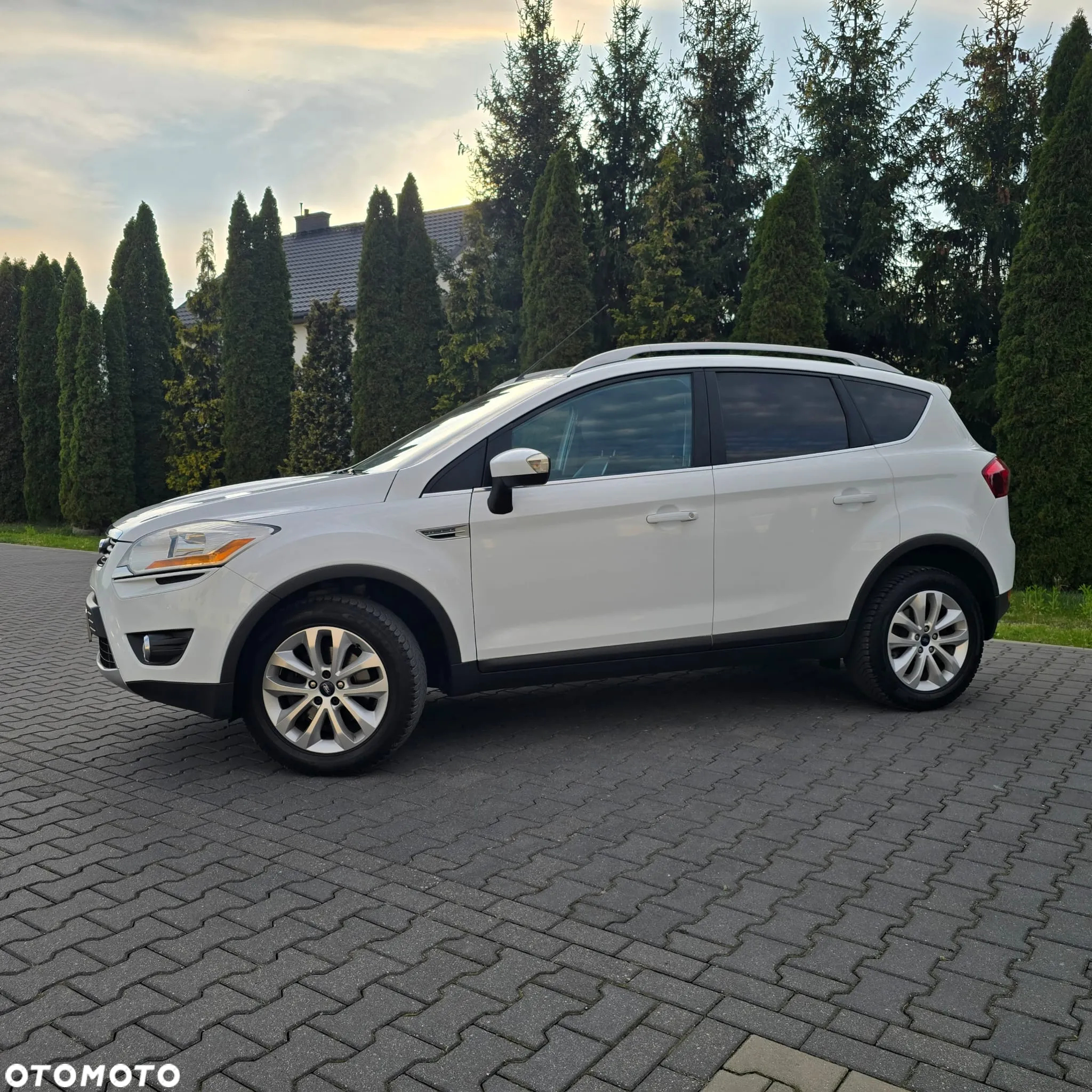 Ford Kuga 2.0 TDCi FWD Titanium - 4