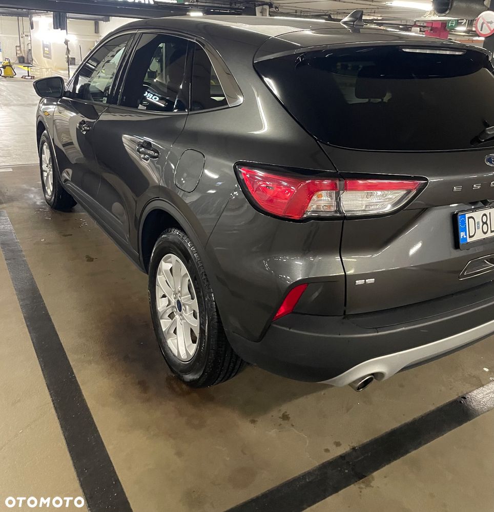 Ford Kuga - 3
