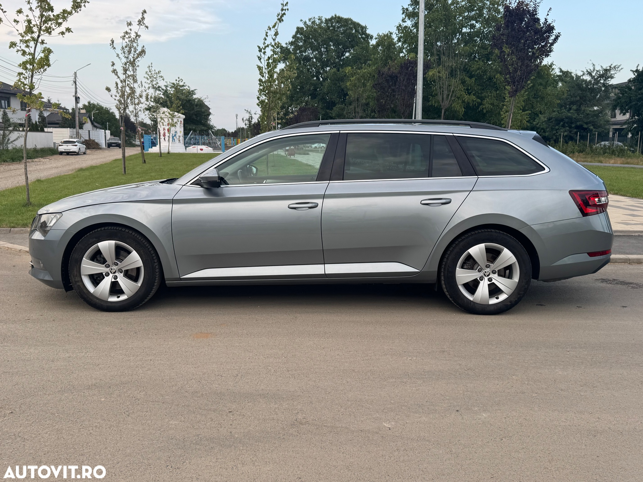 Skoda Superb Combi 1.5 TSI DSG Ambition - 5