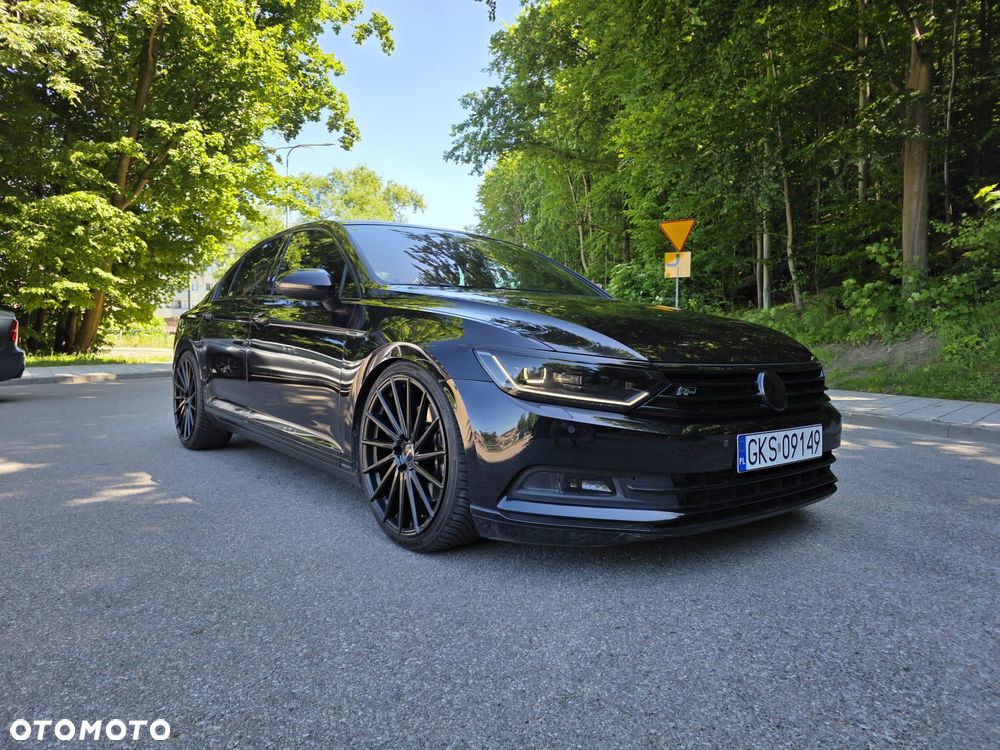 Volkswagen Passat - 1