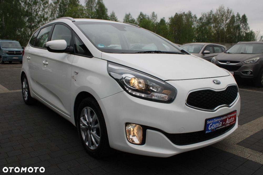 Kia Carens - 13