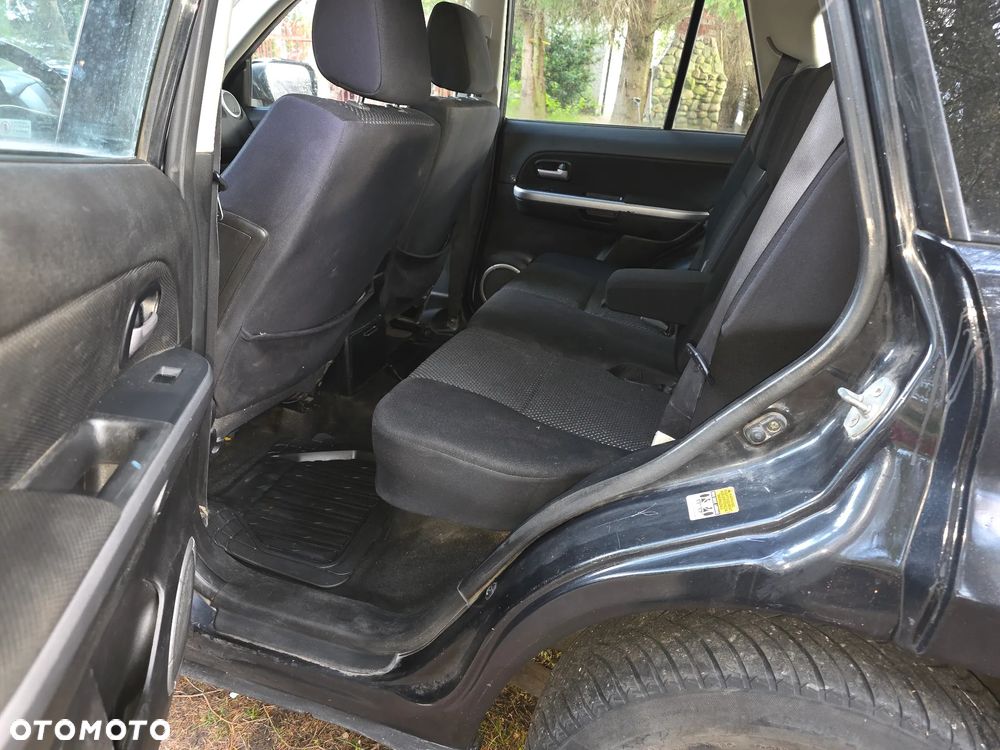 Suzuki Grand Vitara 2.0 Club - 9