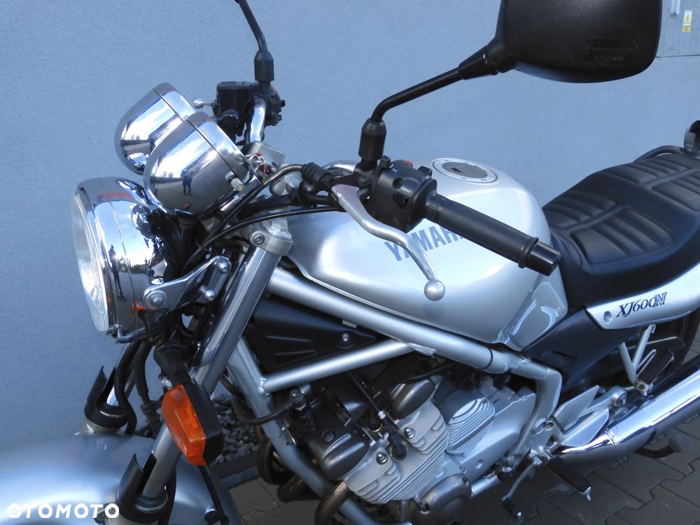 Yamaha XJ - 26
