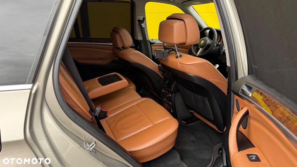 BMW X5 4.8i xDrive - 7