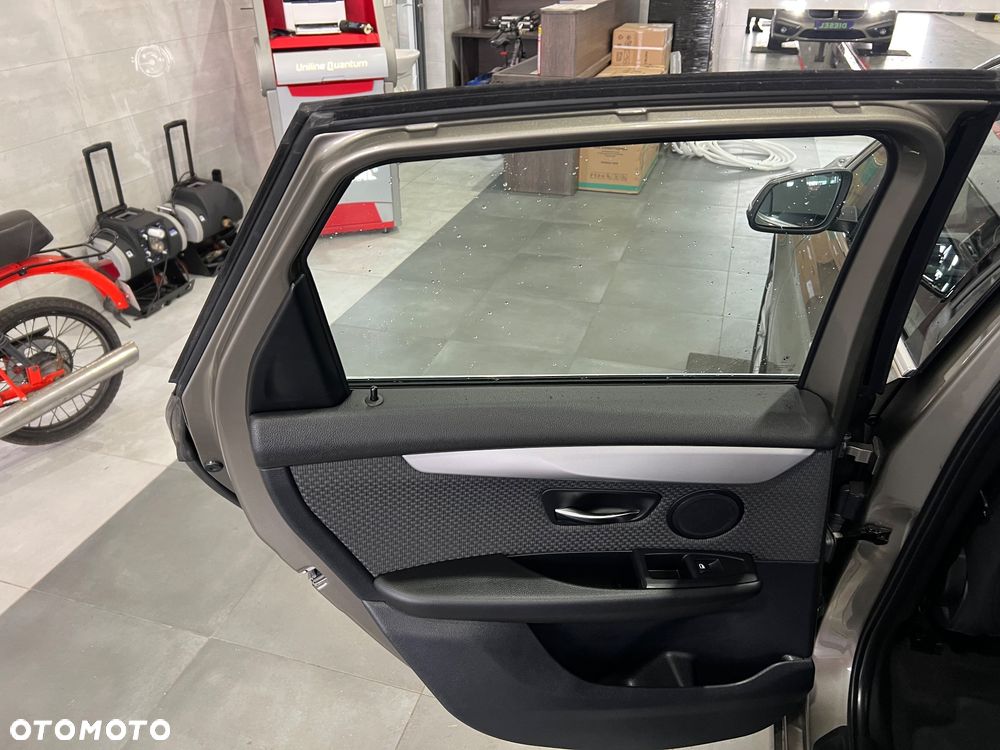 BMW Seria 2 218d Advantage sport - 21