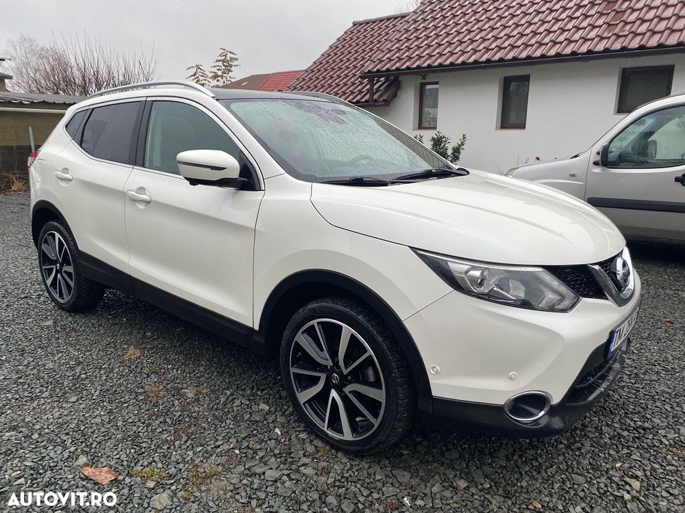 Nissan Qashqai 1.6 DCI Xtronic TEKNA - 2