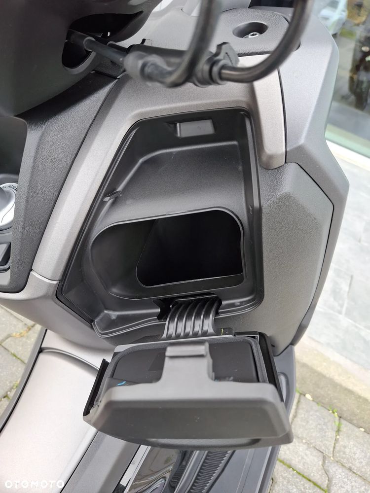 Yamaha NMAX - 18