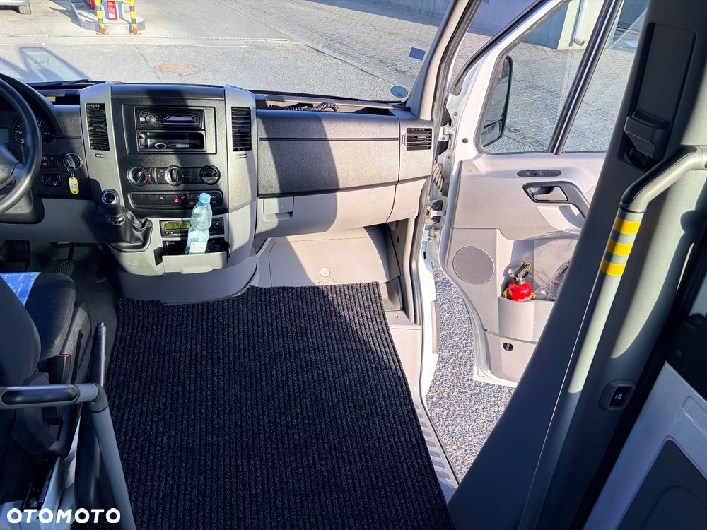 Mercedes-Benz 513 - 25