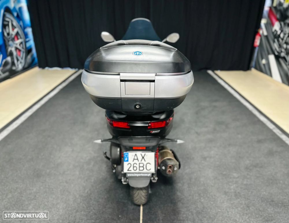 Piaggio MP3 - 21