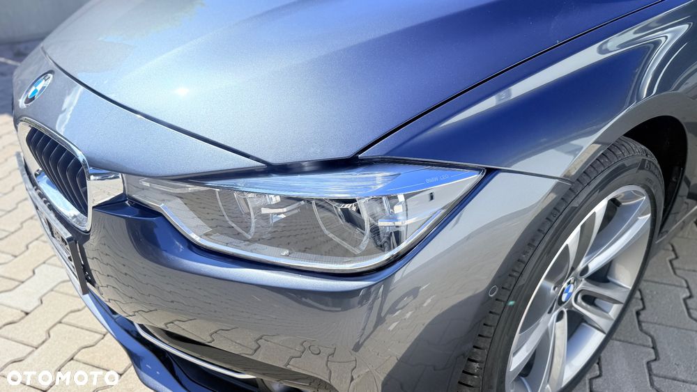 BMW Seria 3 330i xDrive Sport Line - 24