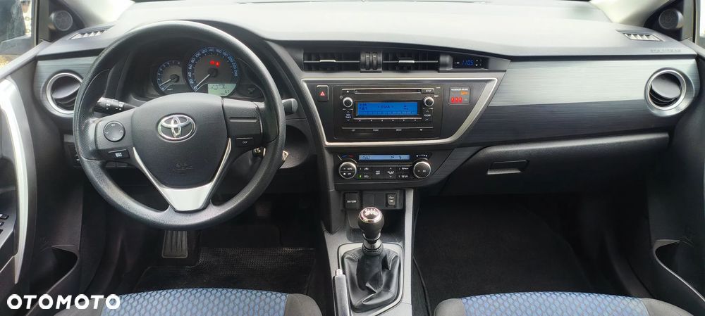 Toyota Auris - 11