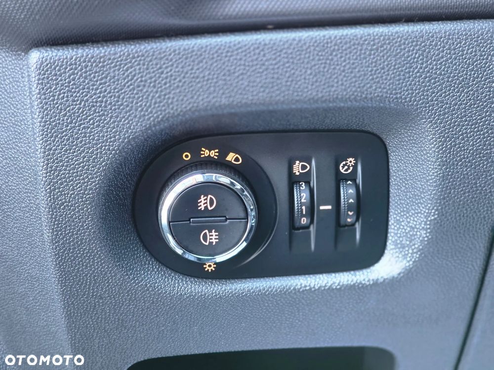 Opel Corsa 1.4 16V Satellite - 30