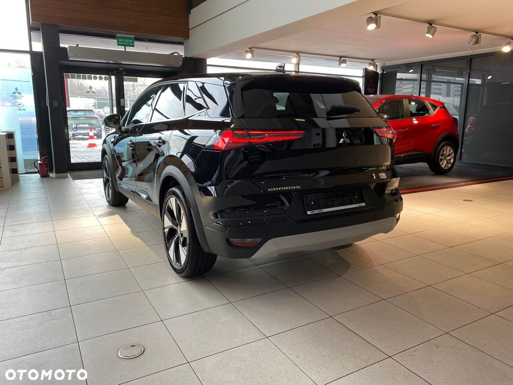 Mitsubishi Grandis - 5