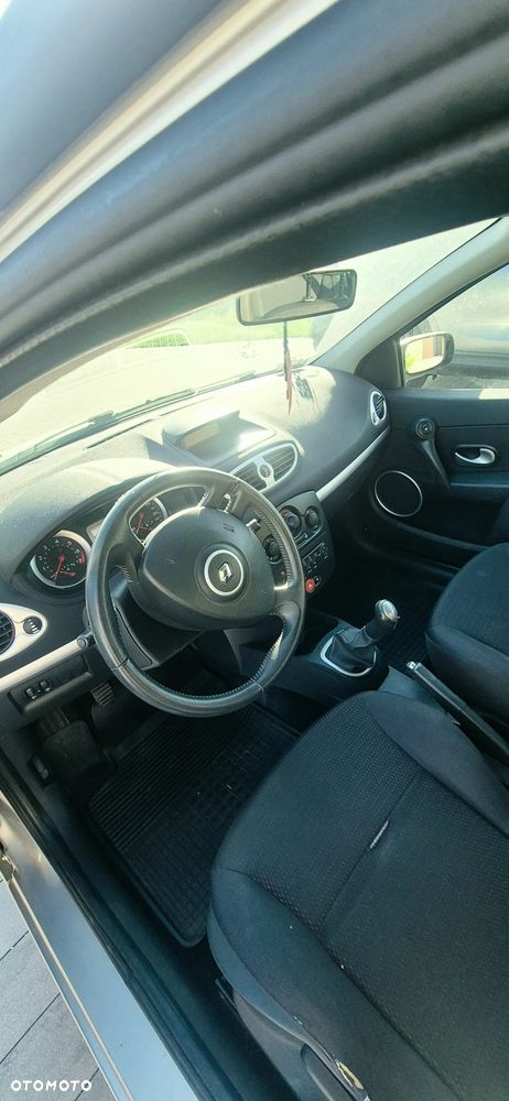 Renault Clio 2007 photo 5