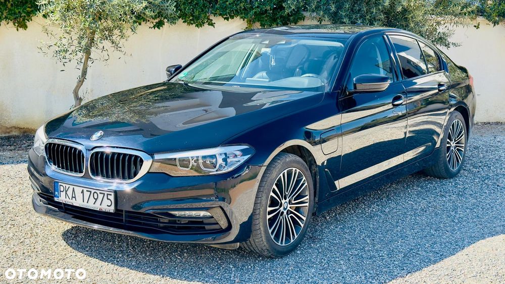 BMW Seria 5 520e - 2