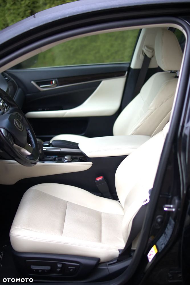 Lexus GS 200t Luxury Line - 12