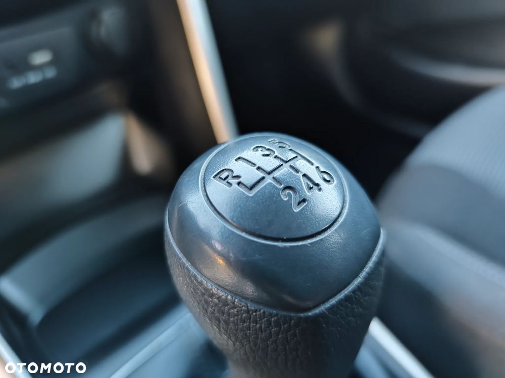 Hyundai i30 blue 1.4 YES Silver - 13