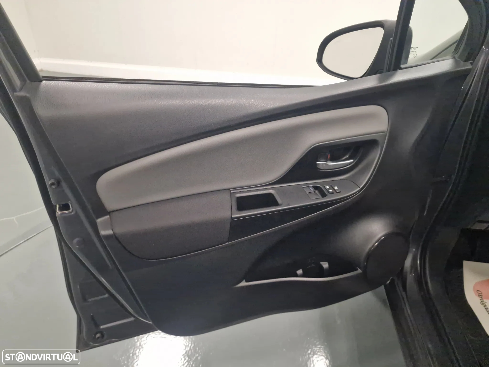 Toyota Yaris 1.5 HSD Comfort - 24