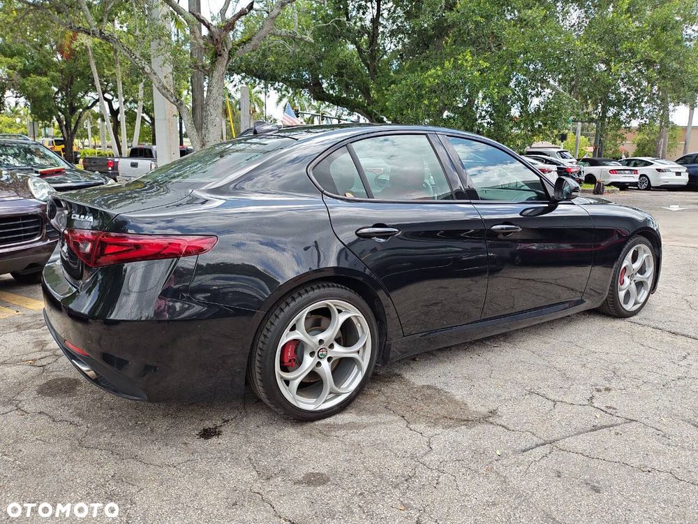 Alfa Romeo Giulia - 26