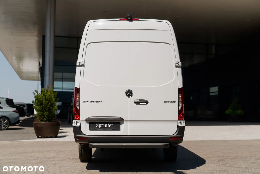 Mercedes-Benz Sprinter - 7