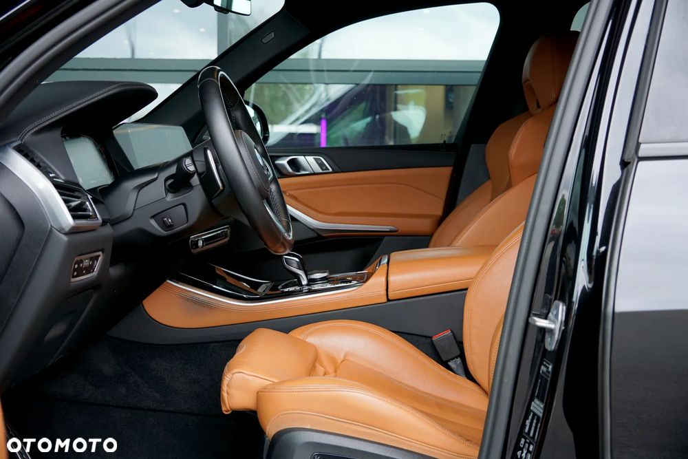 BMW X5 M M50i - 20