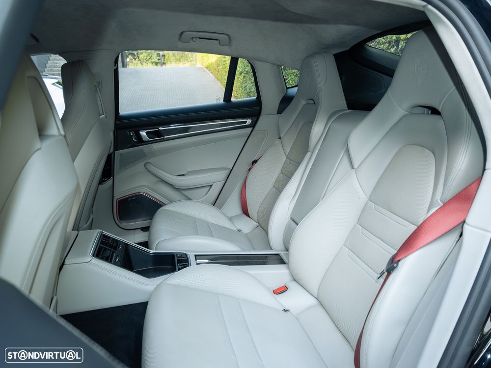Porsche Panamera Turbo - 22