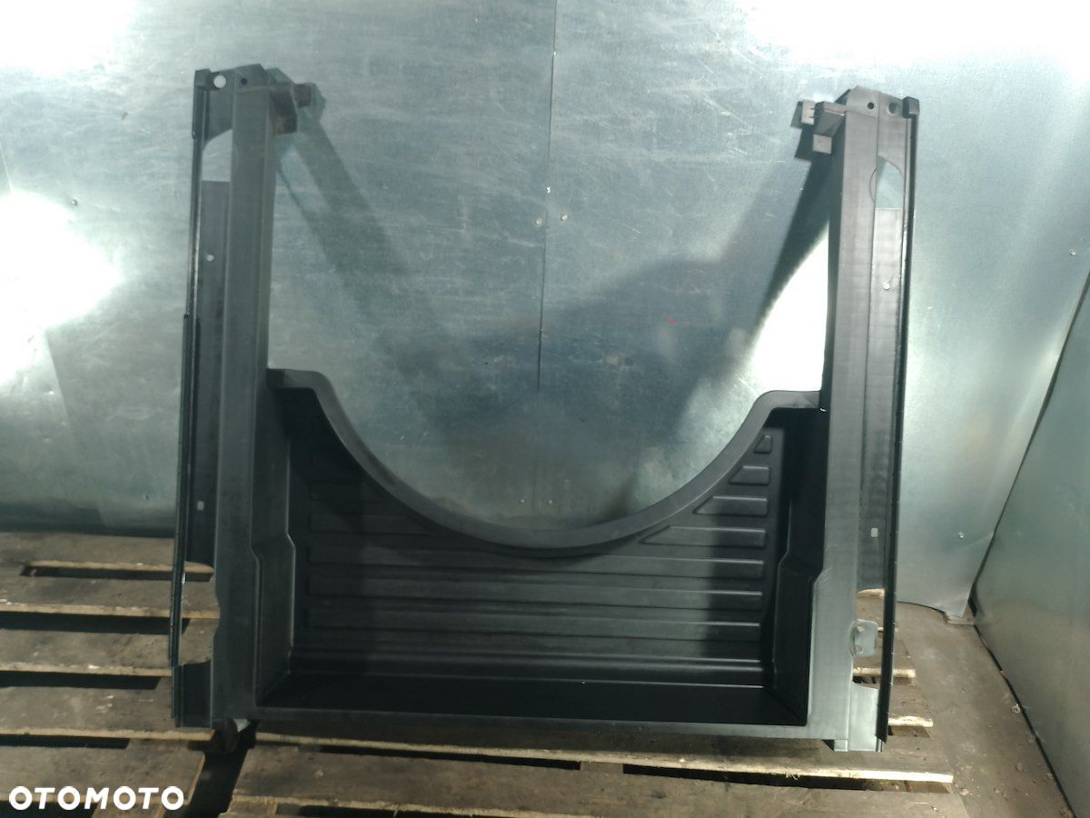 WKŁAD BAGAŻNIKA AUDI Q7 (2005-2015)  4L0861529A - 1