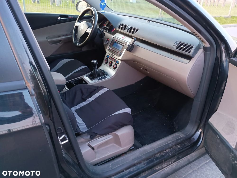 Volkswagen Passat 1.9 TDI Comfortline - 11
