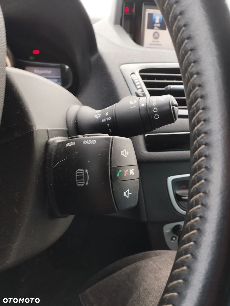 Renault Megane ENERGY TCe 115 Start & Stop Bose Edition - 27